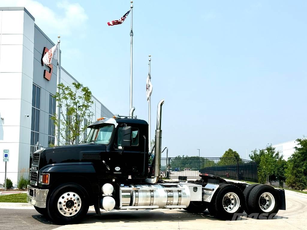 Mack Pinnacle Autotractoare