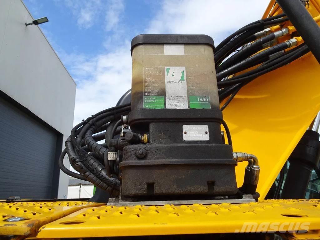 JCB JZ140 Excavatoare pe șenile
