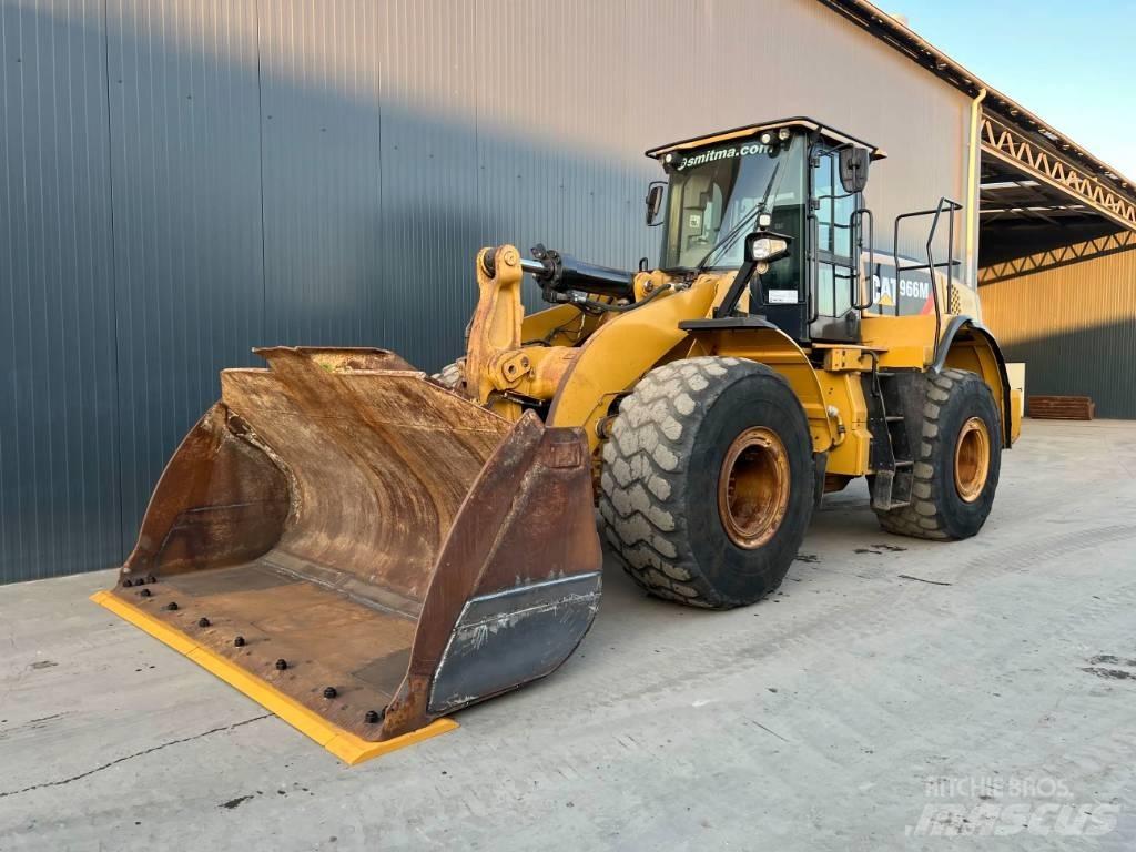 CAT 966M Incarcator pe pneuri