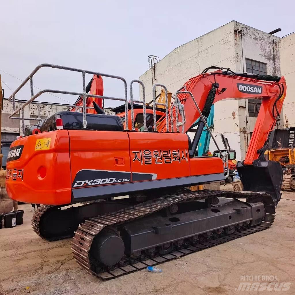 Doosan DX 300 Excavatoare pe șenile
