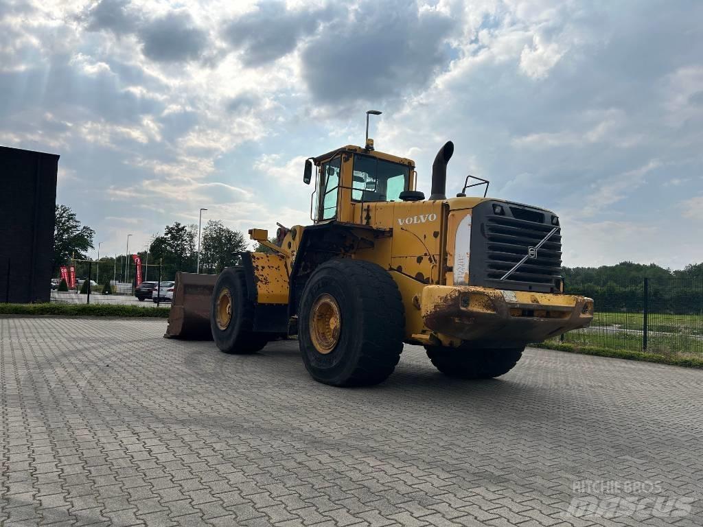 Volvo L 220 E Incarcator pe pneuri