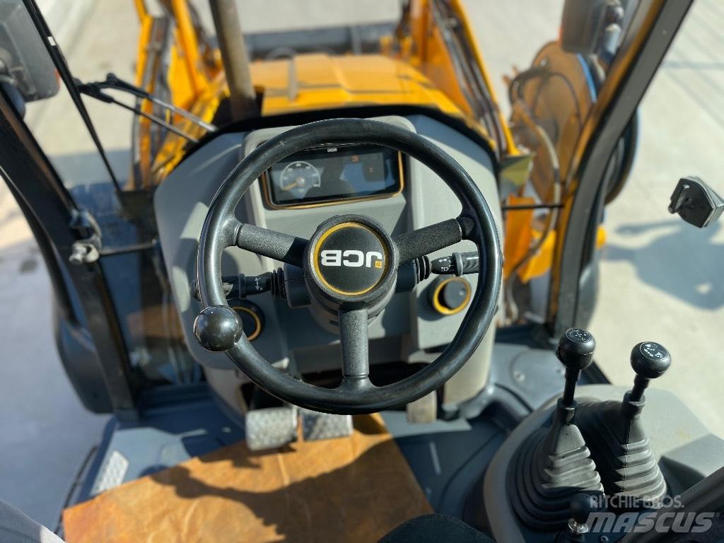 JCB 3 CX / compact Buldoexcavatoare
