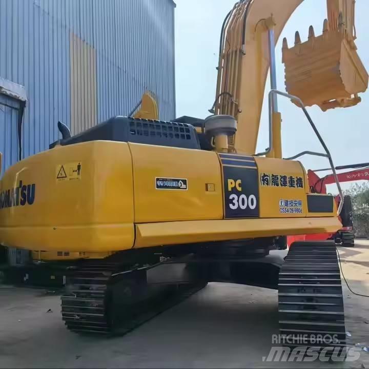 Komatsu PC300 Excavatoare pe șenile
