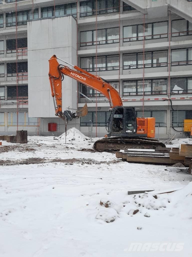  ICE Hitachi 328 B Consolidare de santuri