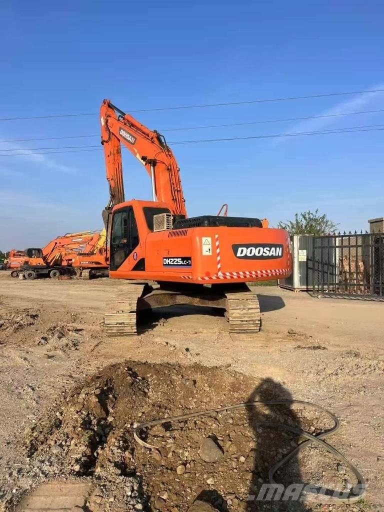 Doosan DH 225 LC-9 Excavatoare pe șenile
