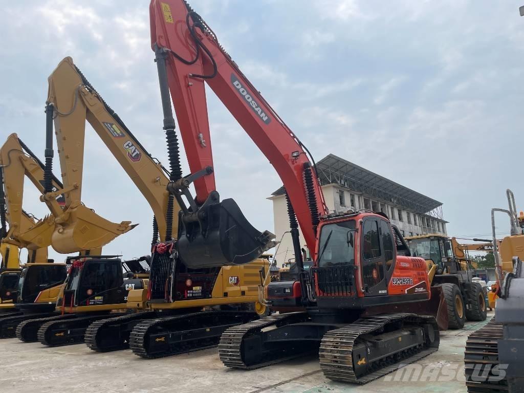 Doosan DX 225 LCA Excavatoare pe șenile
