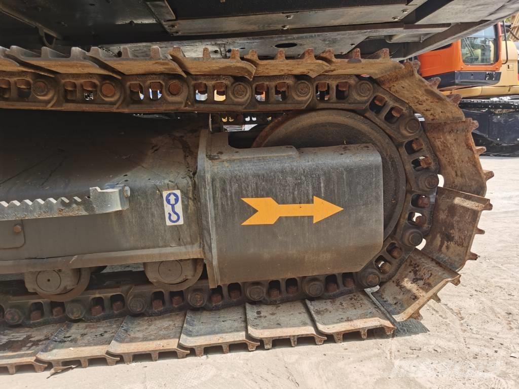 Volvo EC 220 Excavatoare pe șenile
