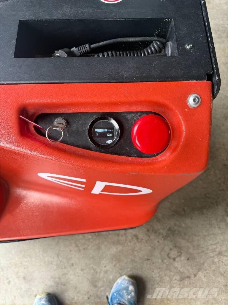 EP WSA 161 Transpaleta electica cu furca