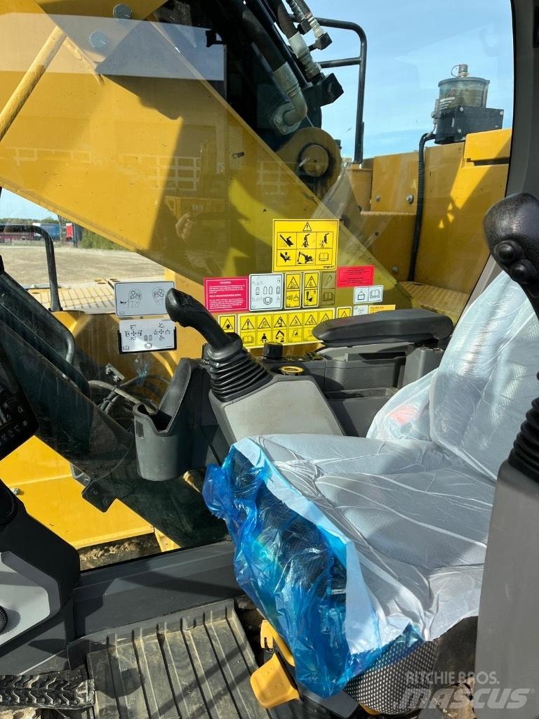 CAT 325 Excavatoare pe șenile
