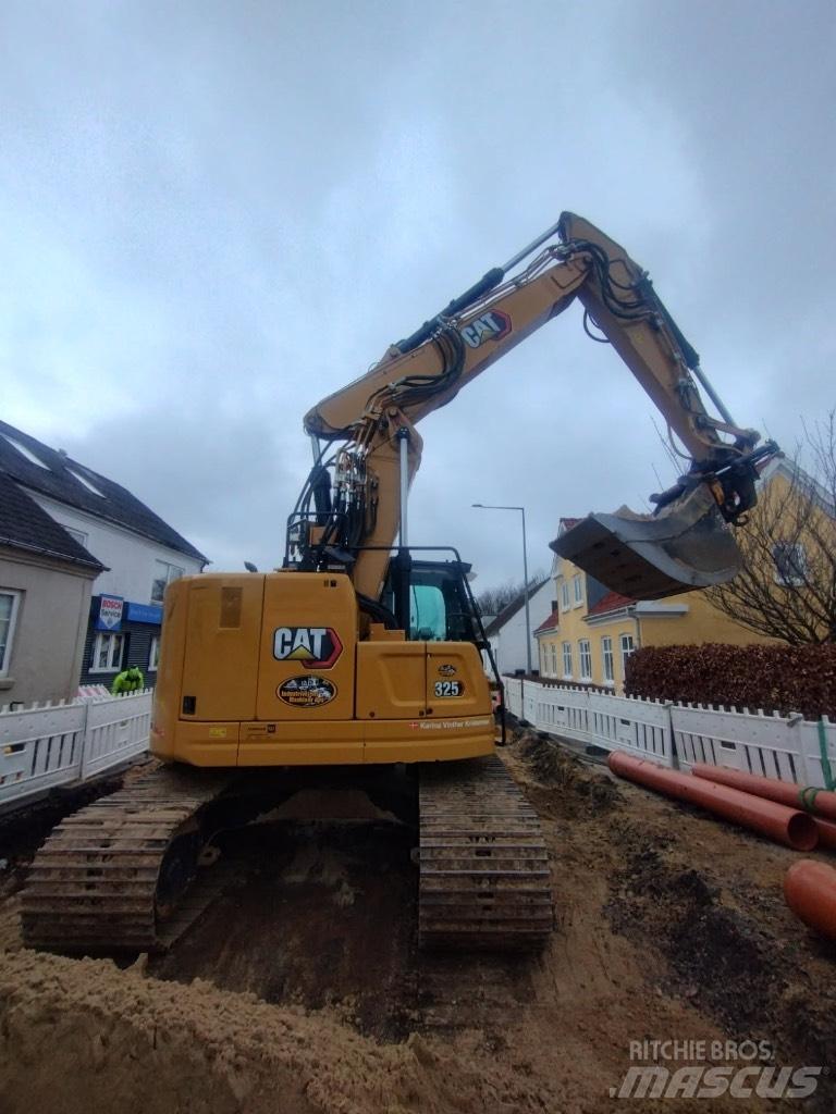 CAT 325 Excavatoare pe șenile
