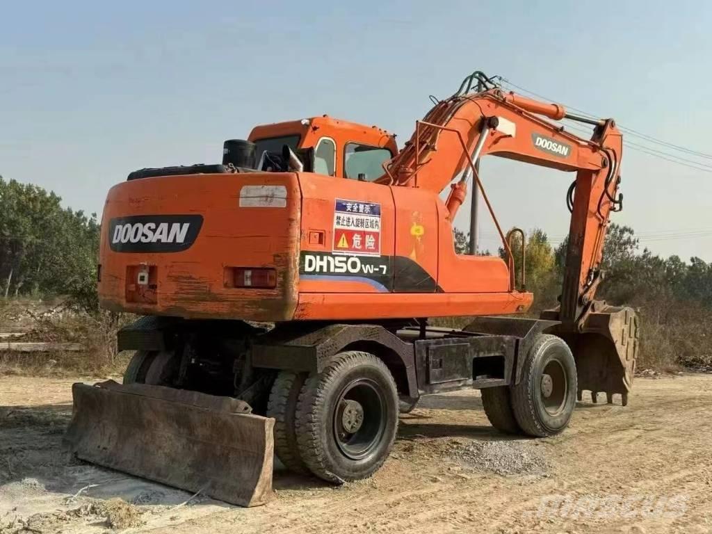 Doosan DH150W Excavatoare cu roti