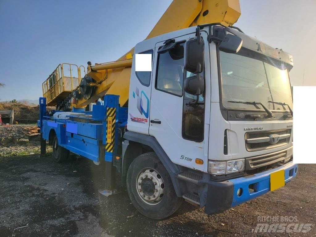 Jinwoo JW450 Platforme aeriene montate pe camion