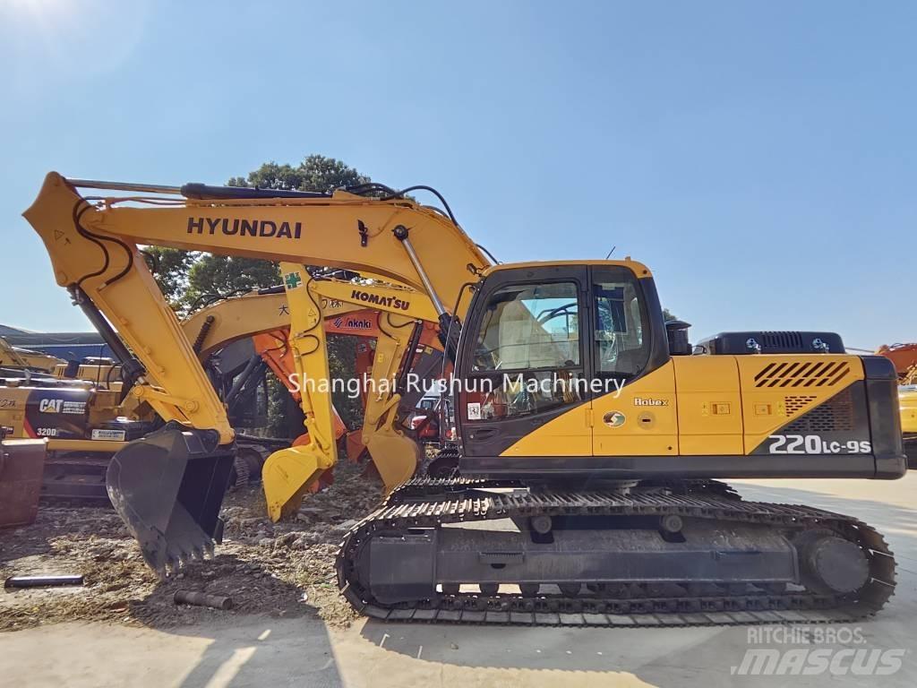 Hyundai 220 Excavatoare pe șenile
