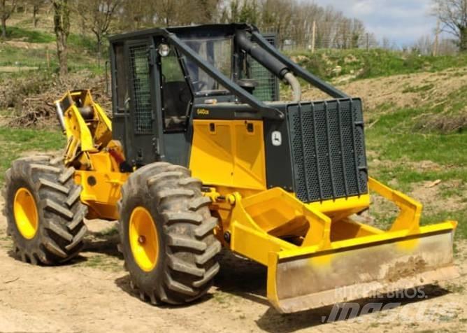 John Deere 640 Utilaje de manevrarea a bustenilor