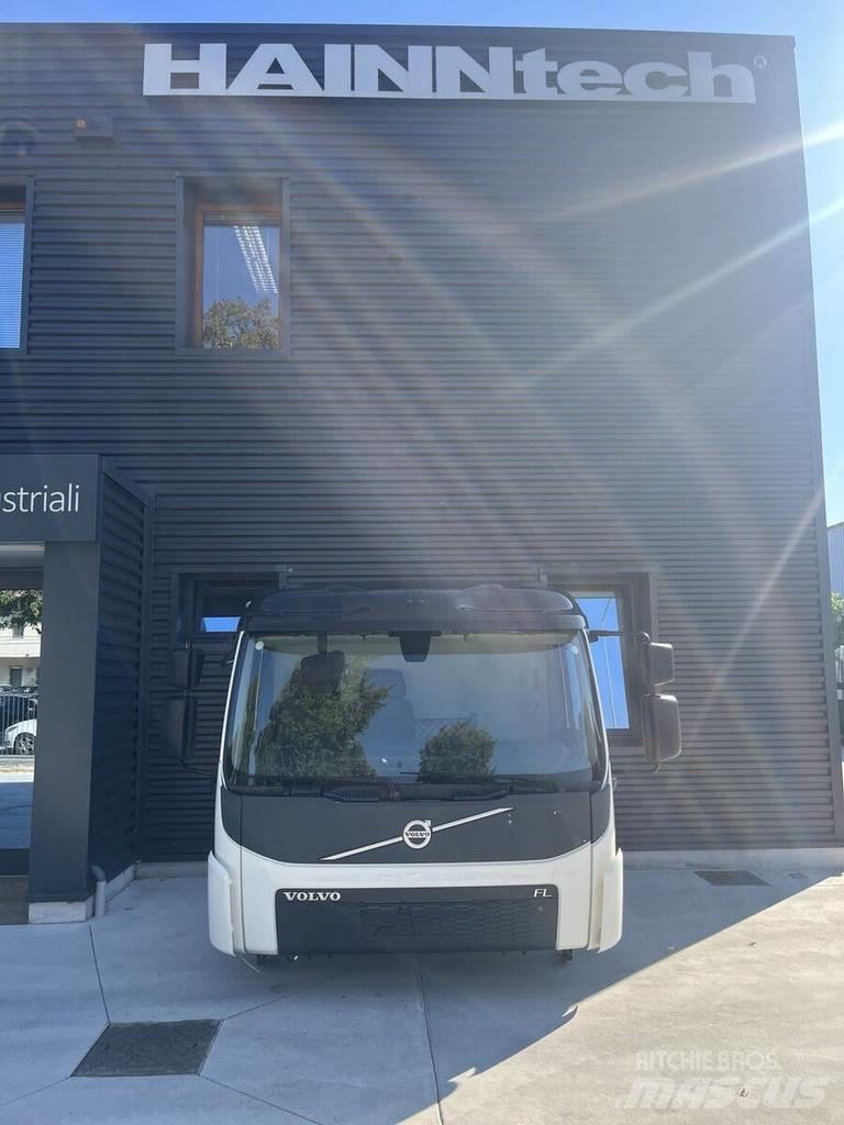Volvo Day Cab Cabine si interior