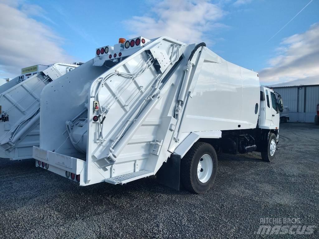 Mitsubishi Fuso Camion de deseuri