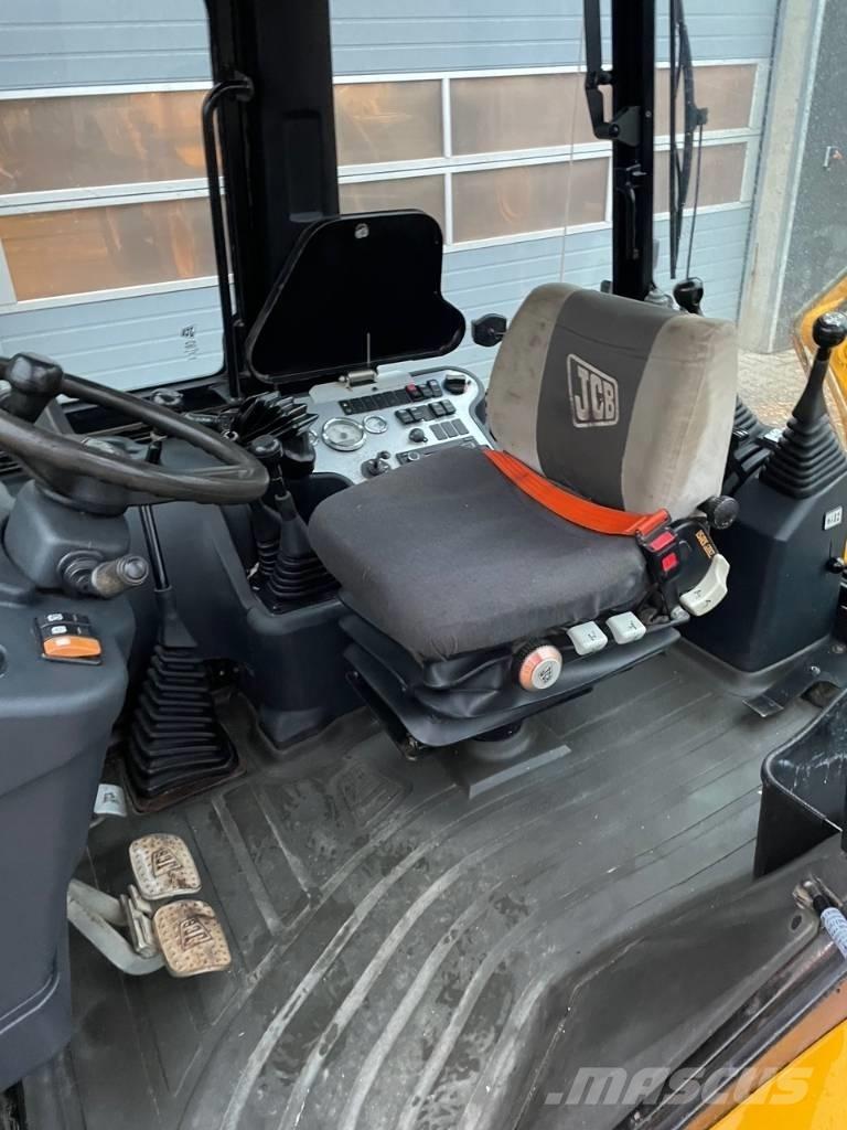 JCB 2CX Buldoexcavatoare