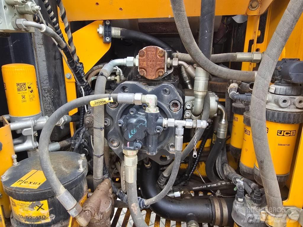JCB JS 220 N LC Excavatoare pe șenile

