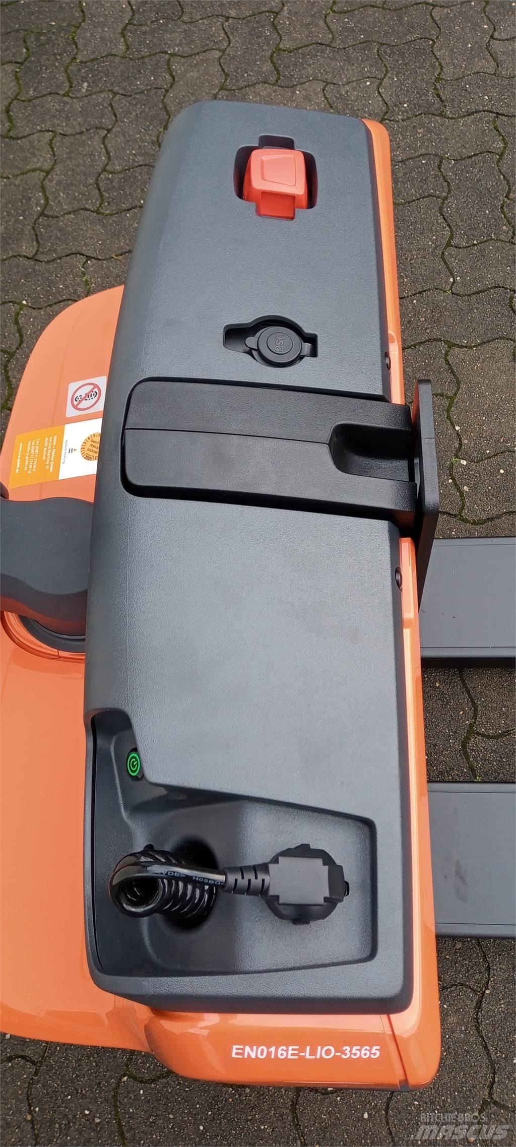 Toyota LWI 160 Transpaleta manuala