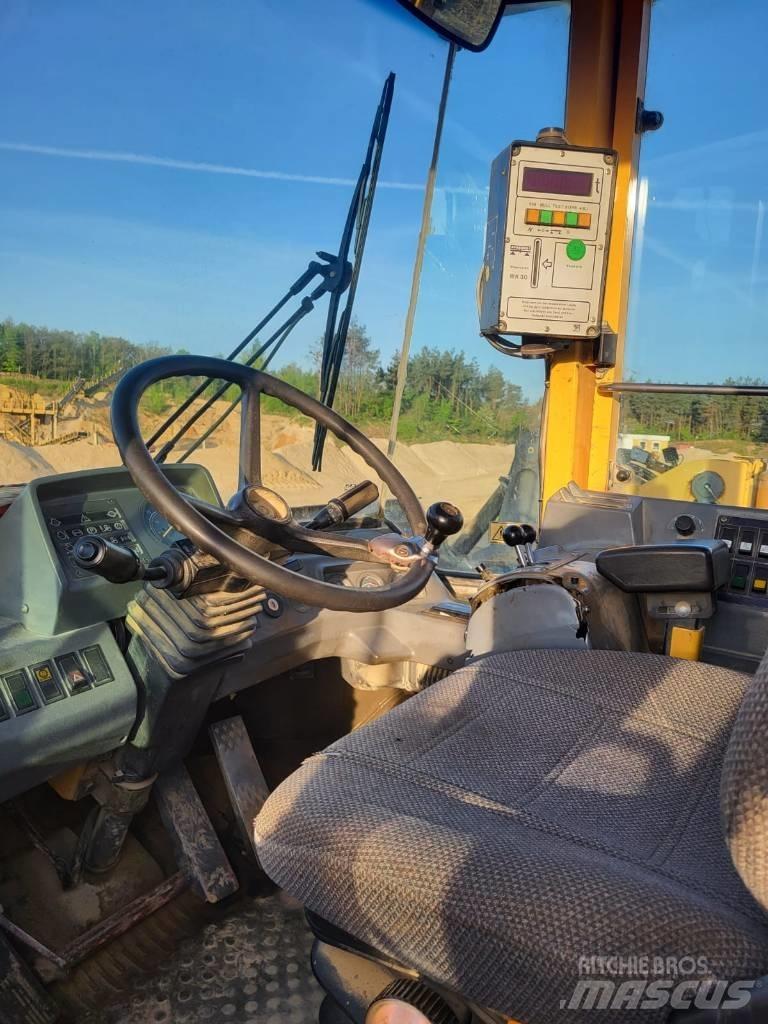 Volvo L180C Incarcator pe pneuri