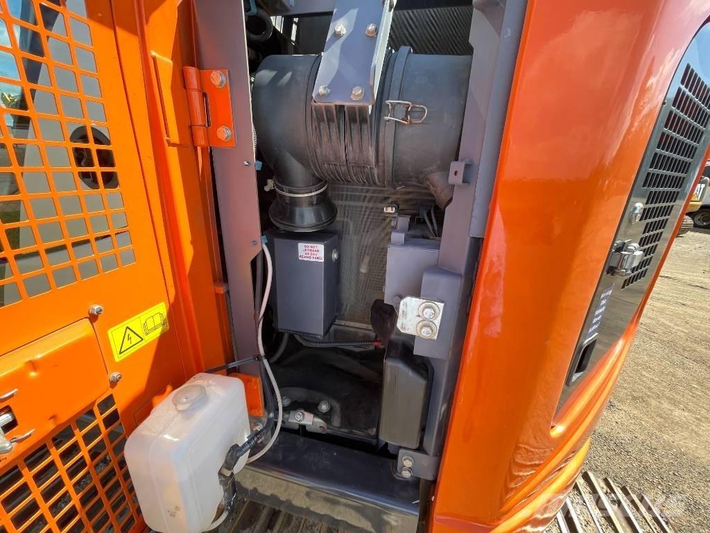 Hitachi ZX 135 US-6 Excavatoare pe șenile

