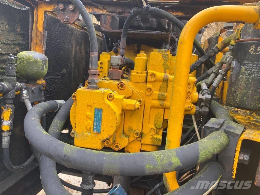 JCB JS 130 Excavatoare pe șenile
