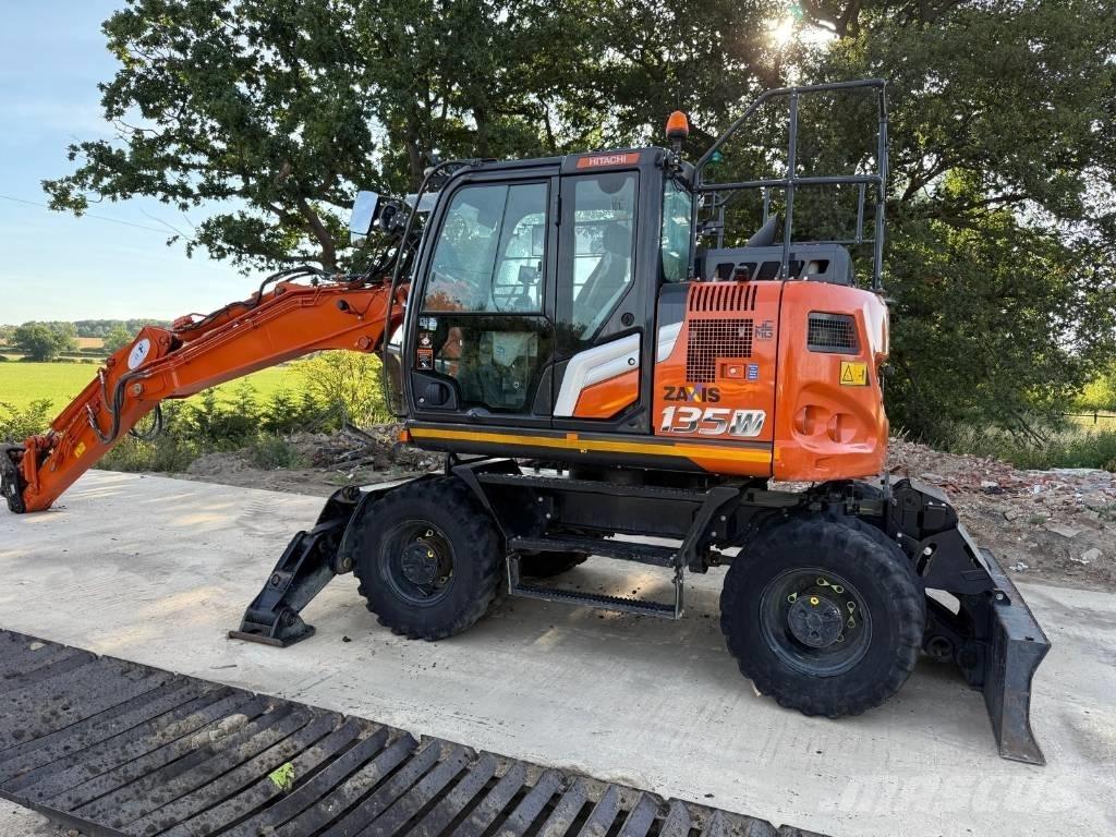 Hitachi ZX 135 W-7 Excavatoare cu roti