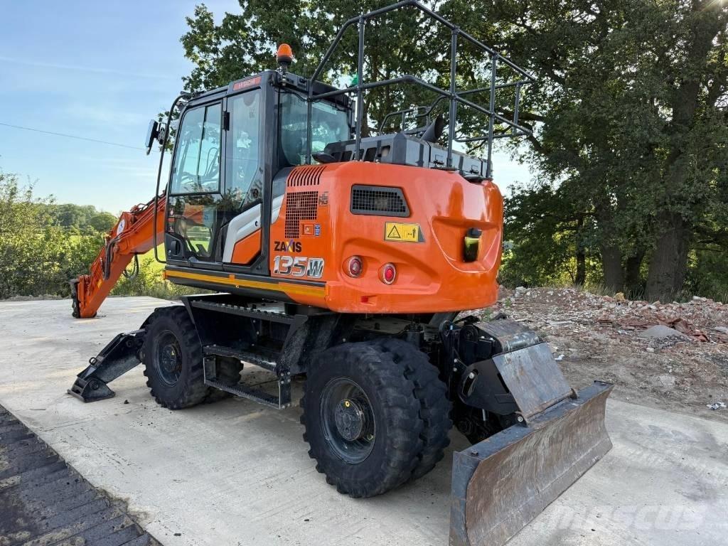 Hitachi ZX 135 W-7 Excavatoare cu roti
