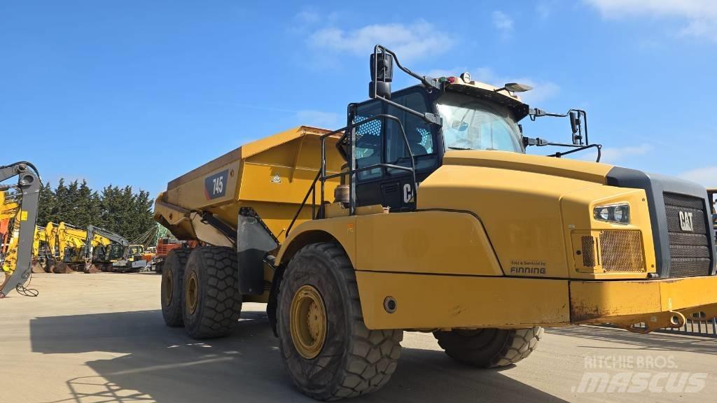 CAT 745 Transportoare articulate