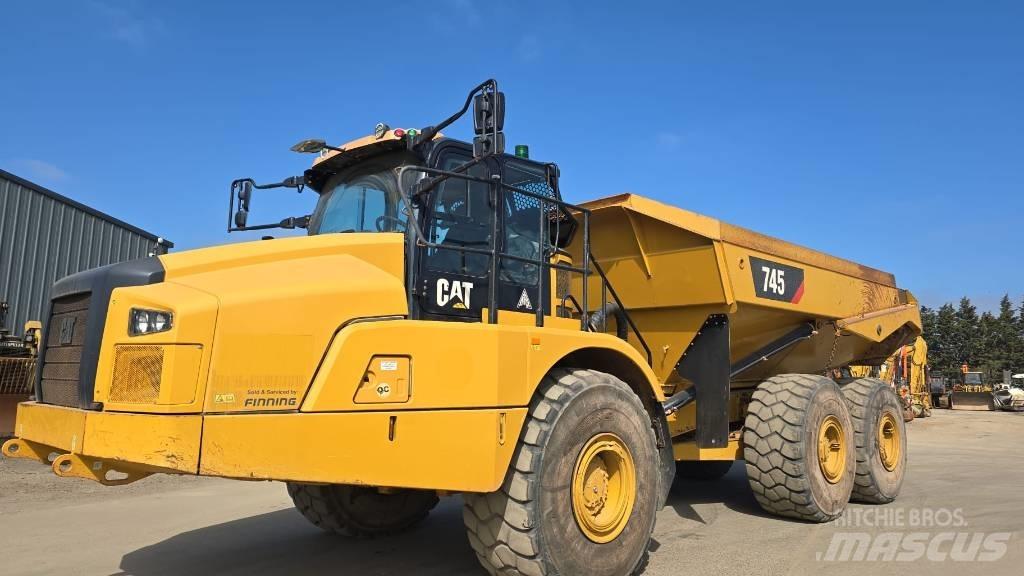 CAT 745 Transportoare articulate