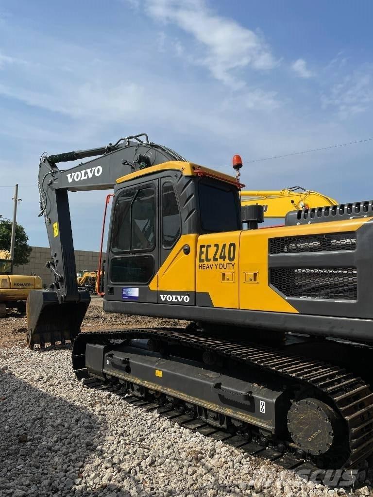 Volvo 240 Excavatoare pe șenile

