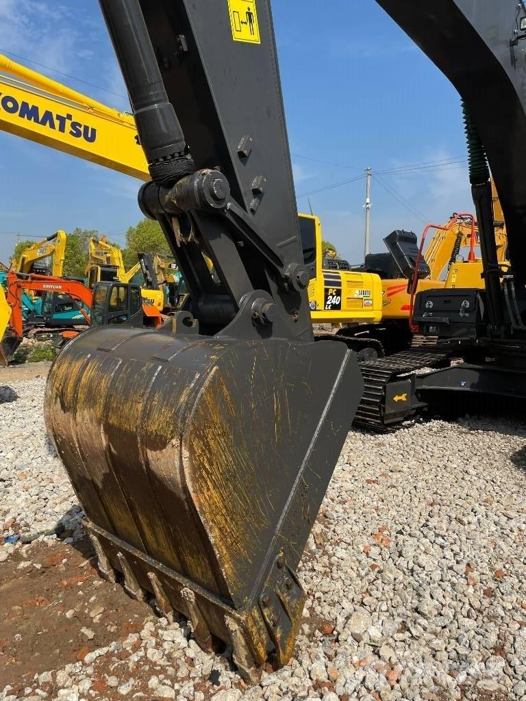 Volvo 240 Excavatoare pe șenile

