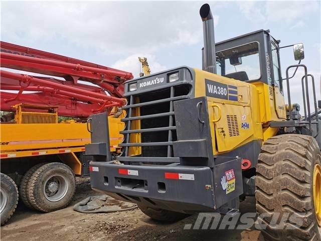 Komatsu WA380 Incarcator pe pneuri
