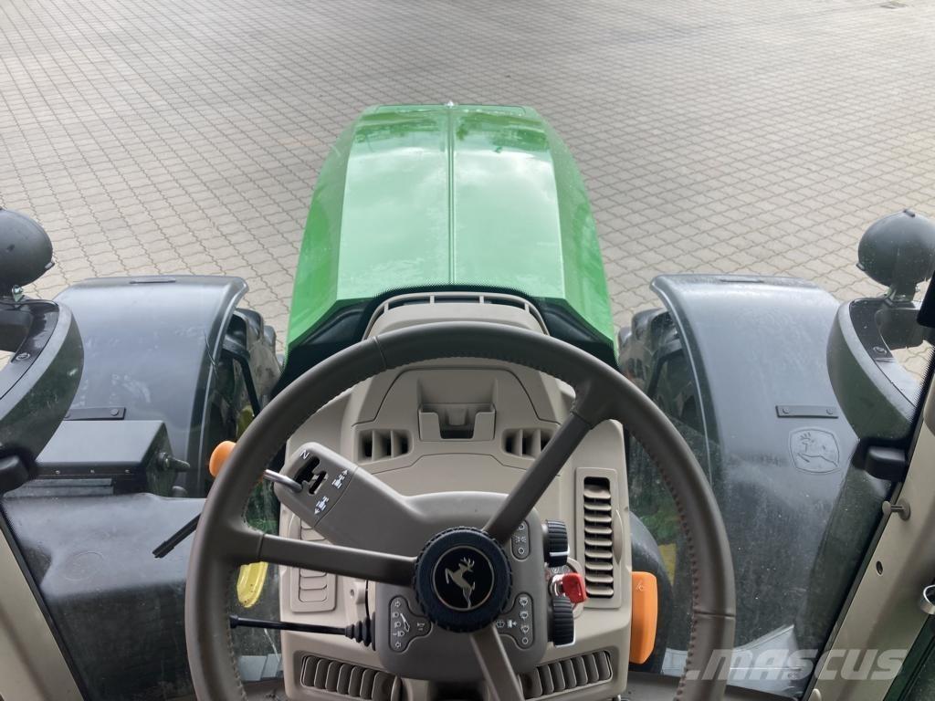John Deere 6M240 Tractoare