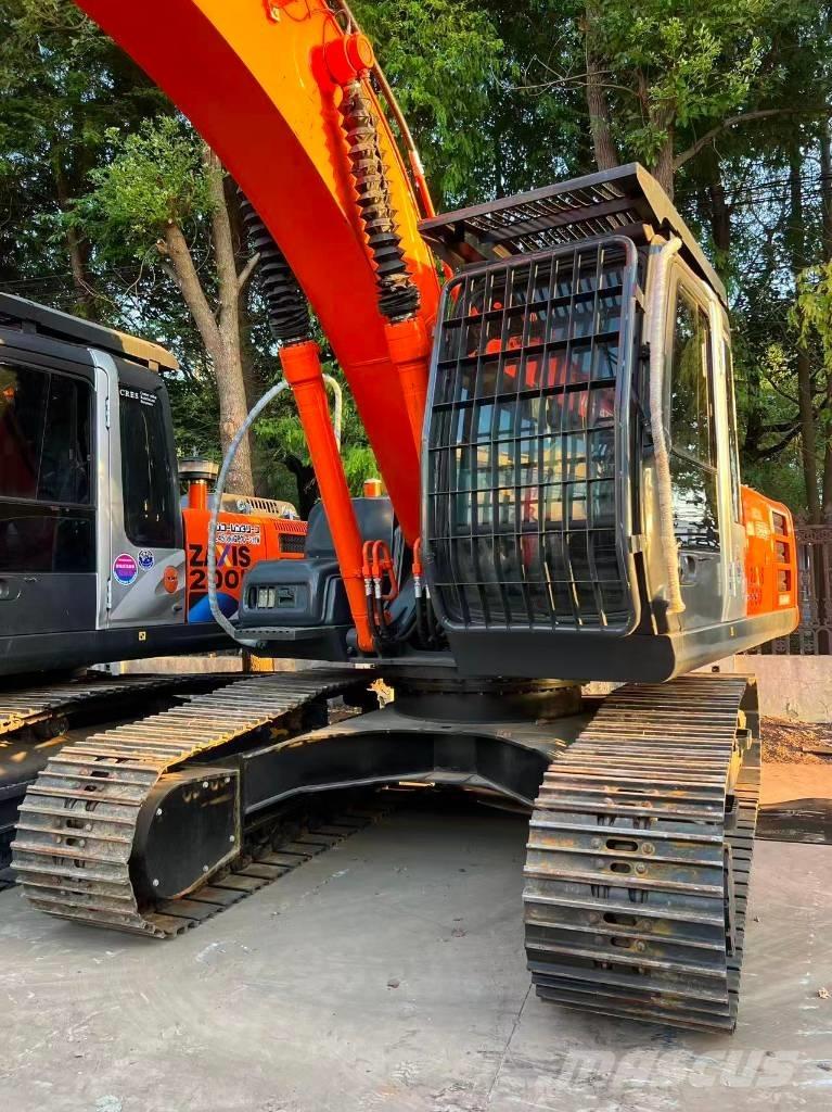 Hitachi ZX 200-3 Excavatoare pe șenile
