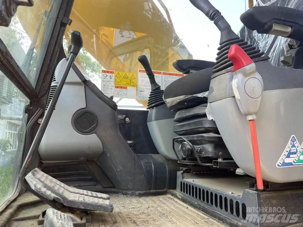 Komatsu PC 200-8 Excavatoare pe șenile
