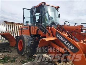 Doosan DL 300-3 Incarcator pe pneuri