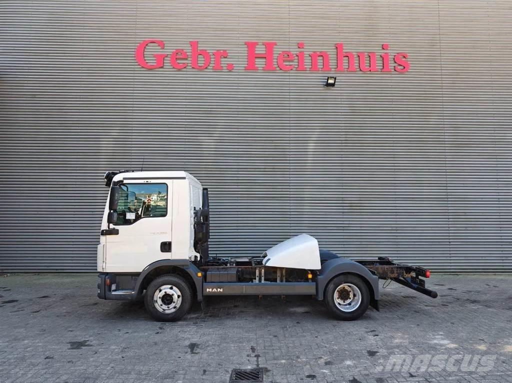 MAN TGL 8.220 4x2 Camion cabina sasiu