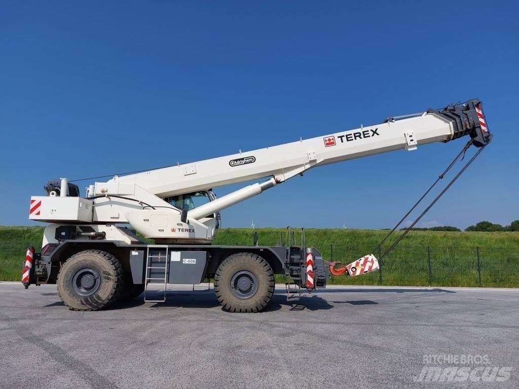 Terex RT90 Macara teren accidentat