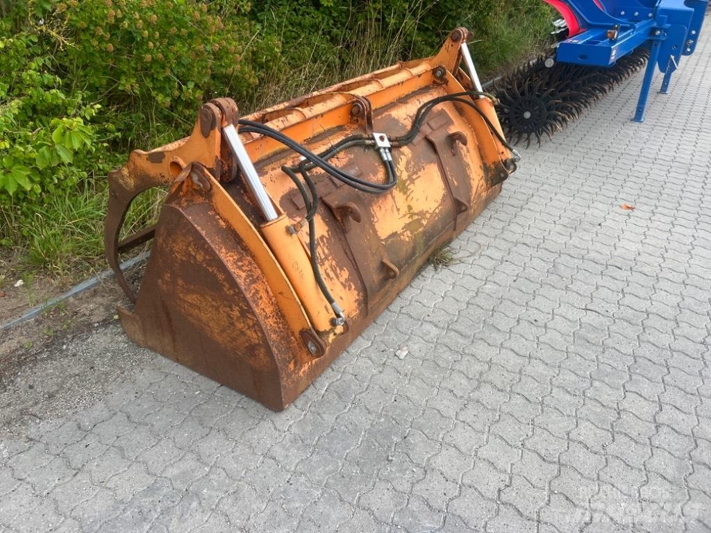  Skovl  med overfald Accesorii încarcatoare frontale