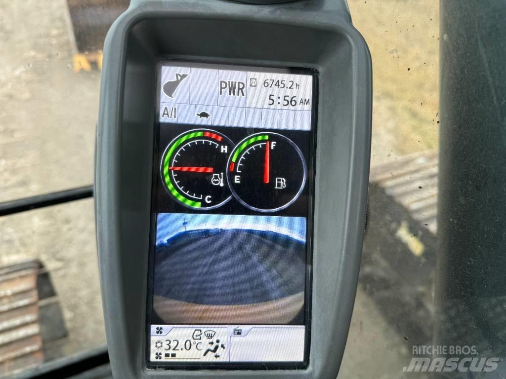 DEERE 210G LC Excavatoare pe șenile
