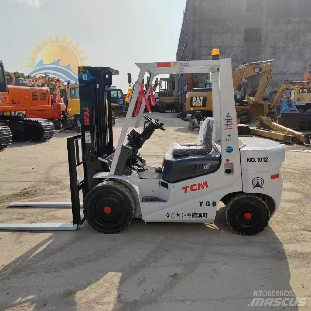 TCM FD30 Stivuitor cu catarg retractabil