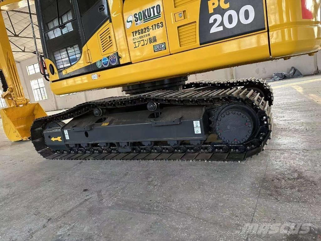 Komatsu PC 200-8 Excavatoare pe șenile

