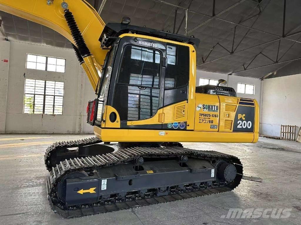 Komatsu PC 200-8 Excavatoare pe șenile
