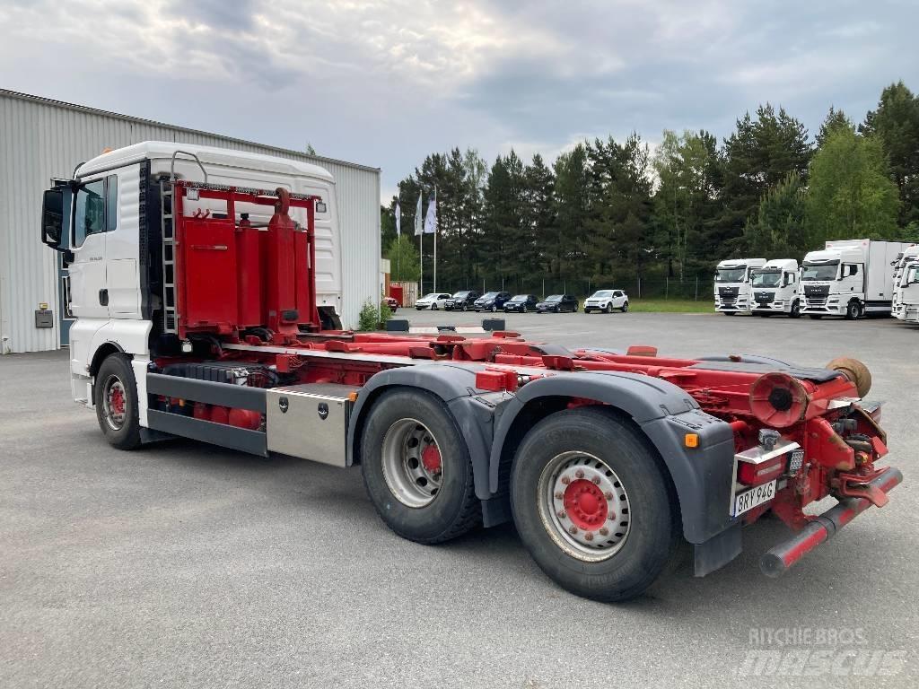 MAN TGX 26.500 6X2 Camion cu carlig de ridicare