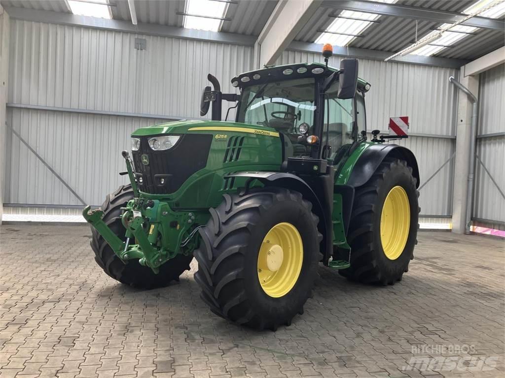 John Deere 6215R Tractoare
