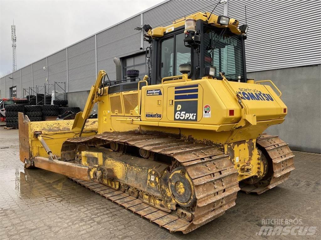 Komatsu D65PXI-18 Buldozere pe senile