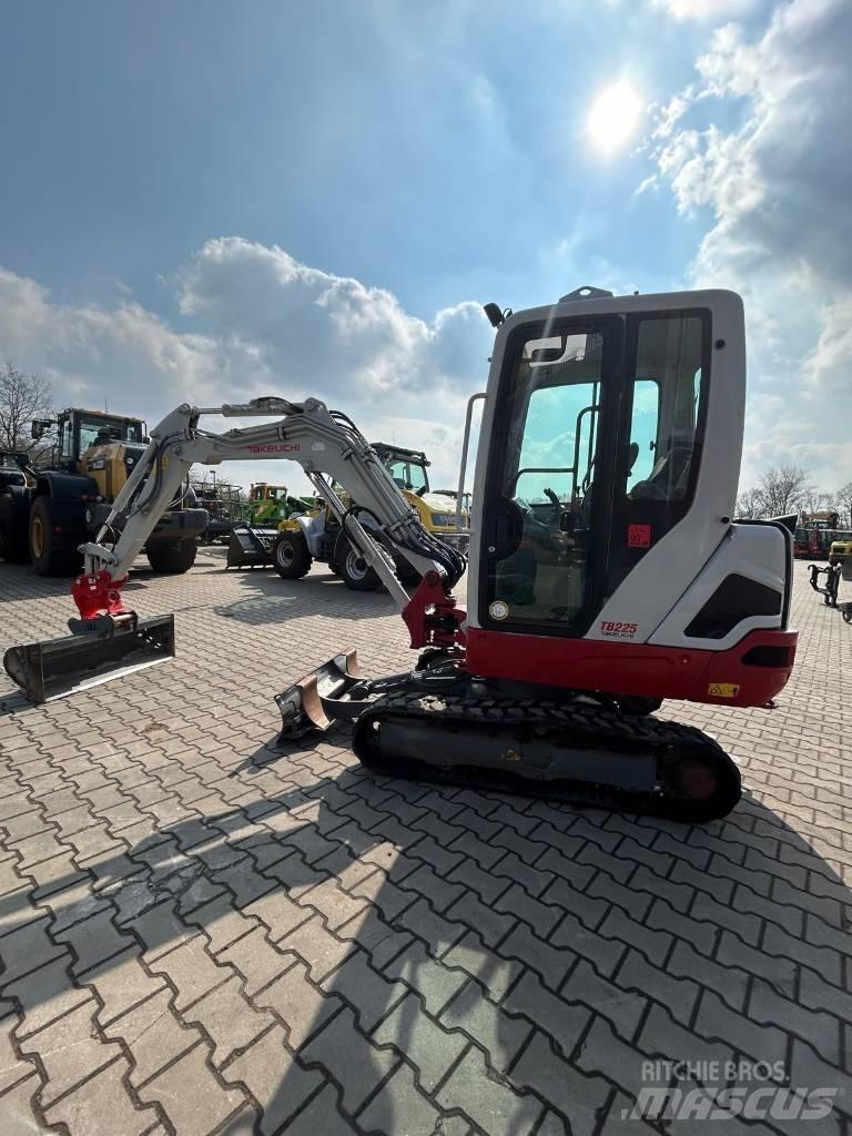Takeuchi TB 225 Mini excavatoare < 7t