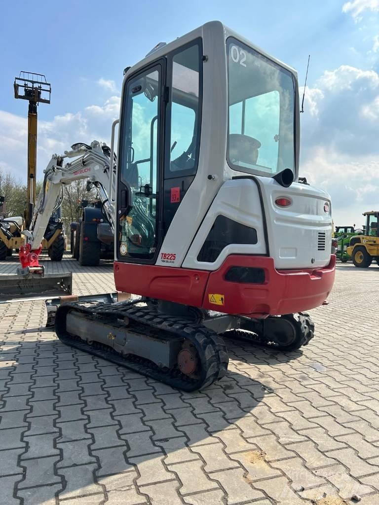 Takeuchi TB 225 Mini excavatoare < 7t