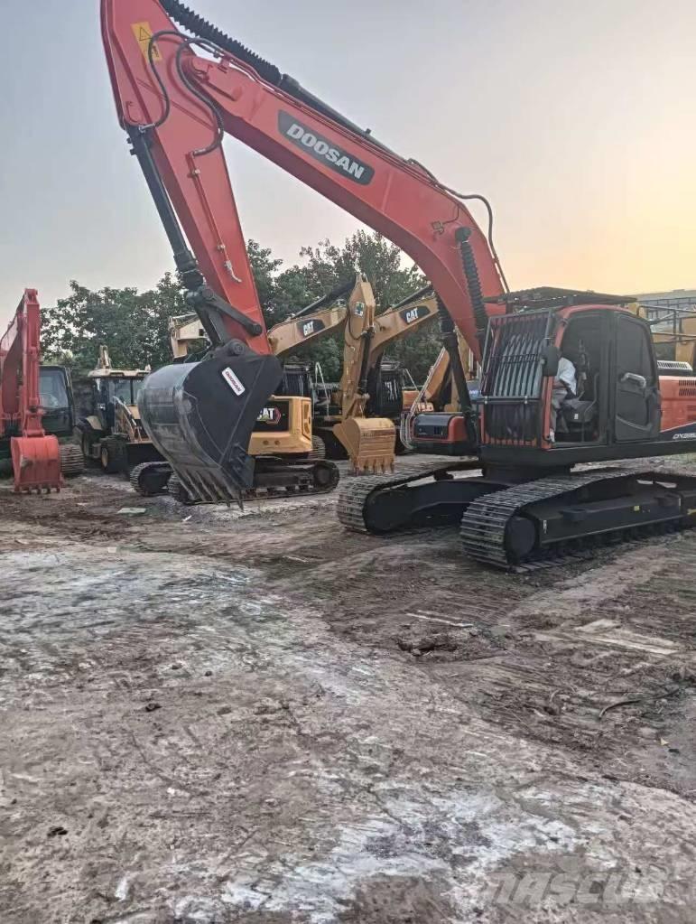 Doosan DX 225 LC Excavatoare pe șenile
